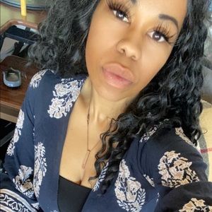 Meet your Posher, Nicole